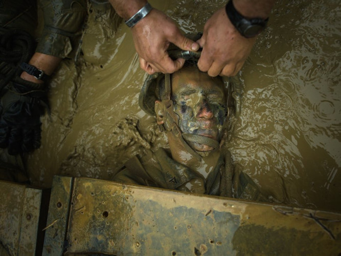 Thủy quân lục chiến Mỹ được học gì để sống sót trong môi trường nhiệt đới?